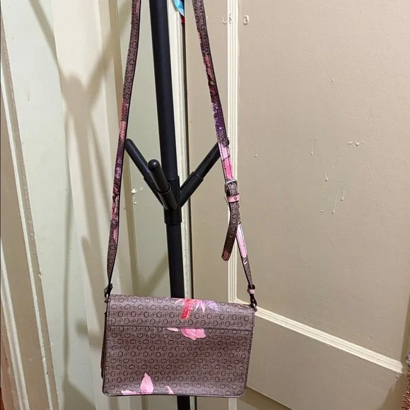 Guess crossbody bags BOGO - Picture 8 of 10